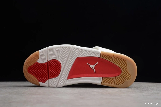 Air Levi's x 4 'White' Jordan AO2571-100 0702